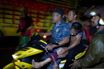 Korban banjir bandang digigit ular