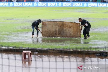 Stadion Brawijaya Kediri tergenang air