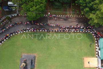 Antrean gerakan pangan murah di Batang