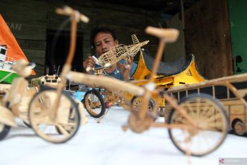 Kerajinan Miniatur Medan