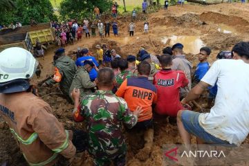 10 korban banjir-tanah longsor Pesisir Selatan Sumbar meninggal dunia