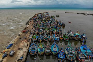 Nelayan di Tuban tidak melaut terdampak cuaca buruk