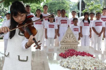 Ziarah makam WR Soepratman peringati Hari Musik Nasional