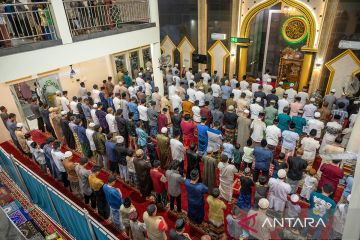 Shalat Tarawih pertama di Palu
