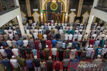 Shalat tarawih pertama di Palu
