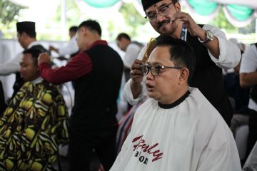 Pj Gubernur Jatim apresiasi kegiatan potong rembut komunitas "Ngasal"