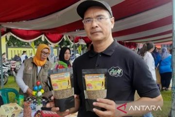 Budidaya maggot Mangunjaya Bekasi bantu pemerintah atasi sampah