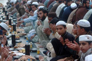 Album Asia: Menengok suasana awal bulan suci Ramadan di Pakistan