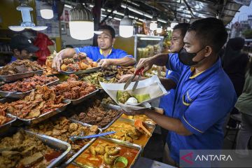 Pusat kuliner Ramadhan di kawasan Pasar Senen