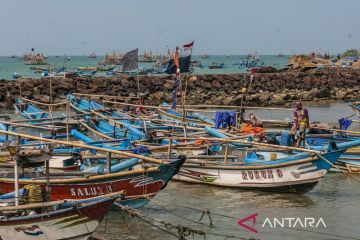 Kehabisan BBM, nelayan Lebak terdampar di pantai Kulon Progo Yogyakarta