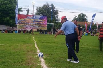 Lanud El Tari cari pesepak bola muda dalam turnamen di Kupang