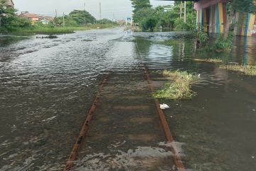 Daop Madiun alihkan perjalanan sejumlah KA akibat banjir Semarang