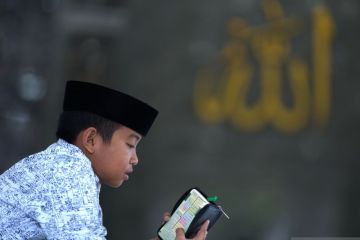 Tadarus Alquran di Masjid