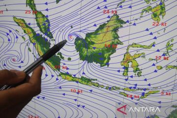Bibit siklon tropis berdampak terhadap cuaca di Indonesia