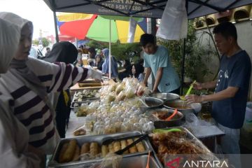 Pasar Ramadhan di Bandar Lampung ramai pengunjung