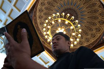 Tadarus al quran di masjid
