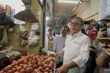 Mendag cek harga sembako di Pasar Kebon Kembang Kota Bogor