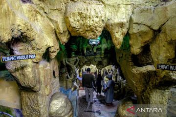 Begini keunikan masjid dalam gua bawah tanah