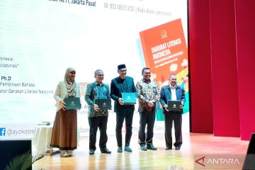 Wakil Ketua Komisi X DPR luncurkan buku "Darurat Literasi Indonesia"