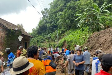 Kudus dilanda bencana tanah longsor, dua rumah terdampak