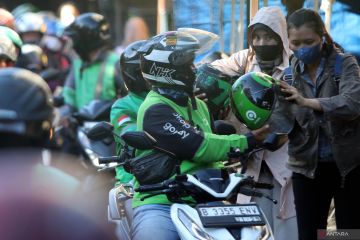 Hoaks! Gojek bagikan THR ke mitra ojek daring sebesar Rp1,8 juta