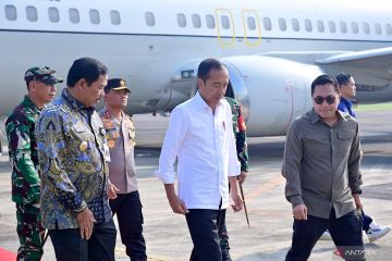 Presiden Jokowi tiba di Semarang untuk tinjau banjir di Demak