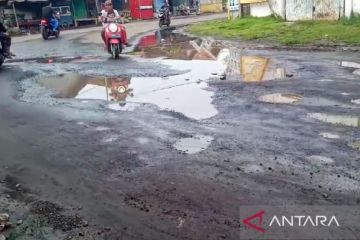 Polsek desak pemkab perbaiki jalan rusak dan PJU ke Pelabuhan Jangkar