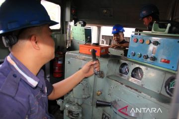 Perawatan Lokomotif Jelang Lebaran