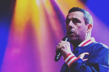 Adam Sandler sebut keluarganya dukung Taylor Swift dan Travis Kelce