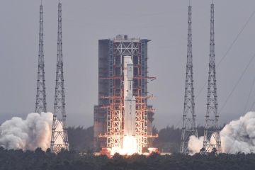 Satelit relai China Queqiao-2 masuki orbit di sekitar Bulan