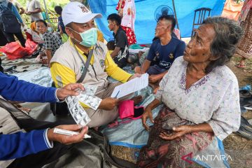 Layanan kesehatan keliling bagi warga terdampak gempa Bawean