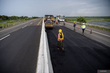 Perbaikan jalan tol Palembang-Kayu Agung jelang mudik lebaran