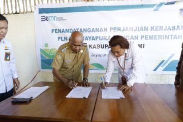 PLN UP3 Jayapura mendorong penggunaan PLTS di Kabupaten Sarmi