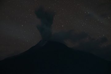 Badan Geologi: Tinggi erupsi Gunung Lewotobi Laki-laki capai 500 meter