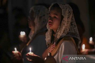 Misa Malam Paskah di Gereja Katedral Jakarta
