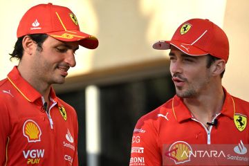 Leclerc tak khawatir dengan masa depan Sainz setelah Ferrari