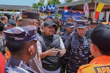 Bupati Gresik ucapkan terima kasih bantuan TNI AL bagi warga Bawean