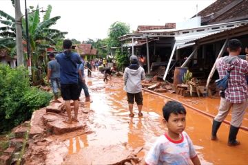 Banjir bandang Pekalongan telan dua korban jiwa