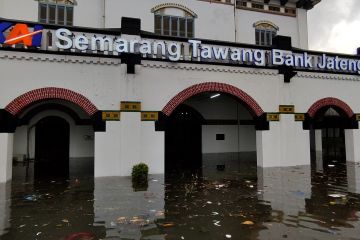 Stasiun Tawang banjir, rekayasa perjalanan kereta dilakukan