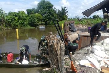 Bangun 6 Jembatan di Banjarmasin, TNI mudahkan petani bawa hasil panen