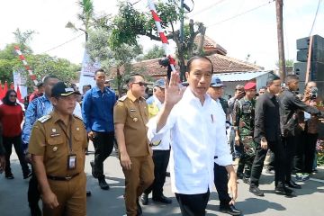 Jokowi resmikan 33 jalan Inpres beranggaran 925 miliar di Jawa Timur