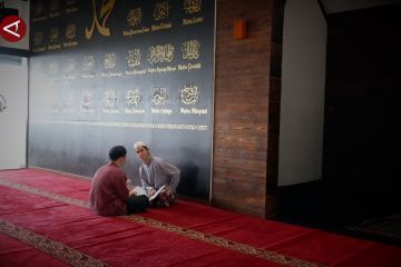 Melihat kegiatan santri Tuna Netra Sam'an di hari pertama Ramadhan