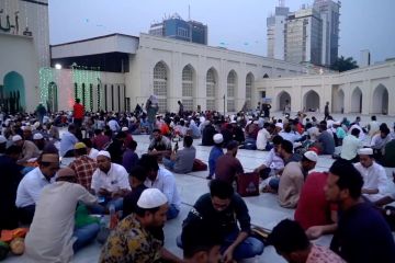 Menengok acara buka puasa bersama Masjid Raya Bangladesh