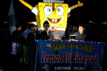 Serunya parade kelompok yang bangunkan sahur dengan musik di Kaltara