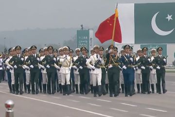 Garda Kehormatan PLA China hadiri parade militer Hari Pakistan