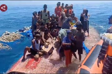 Tim SAR evakuasi 69 etnis Rohingya yang tenggelam di perairan Aceh