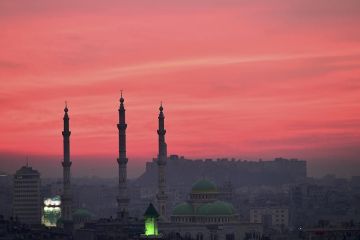 Warga Suriah buka puasa bersama di masjid ikonis di Aleppo