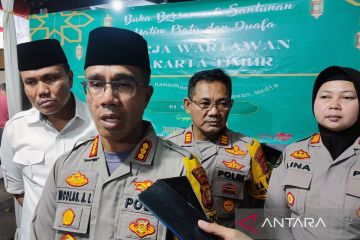 Polisi bubarkan paksa remaja pelaku buka "on the road"