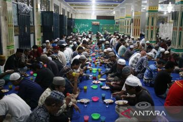 Bukber berbumbu pamer pencapaian, bagaimana hukumnya?