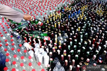 Ribuan botol miras dimusnahkan di Jombang
